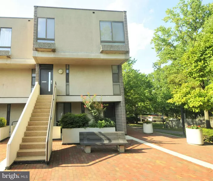 2352 NUTMEG TER, Baltimore, MD 21209