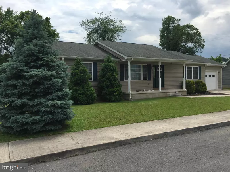 3 TYSON CT, Petersburg, WV 26847