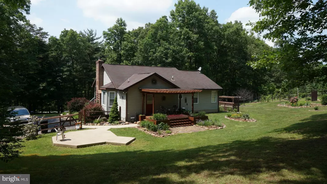 168 TALL PINES LN, Berkeley Springs, WV 25411