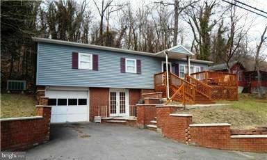 290 CORNELIUS AVE, Berkeley Springs, WV 25411