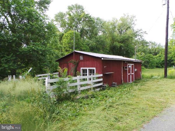 WILLEY LANE, Great Cacapon, WV 25422