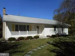 5949 MARTINSBURG RD, Berkeley Springs, WV 25411