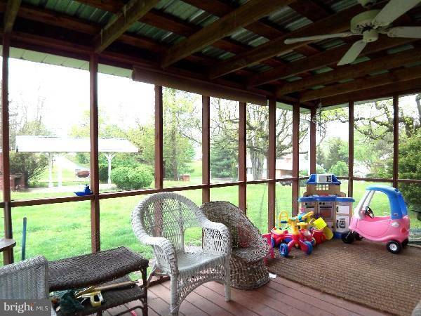 Great Cacapon, WV 25422,206 HAMMOND ST.