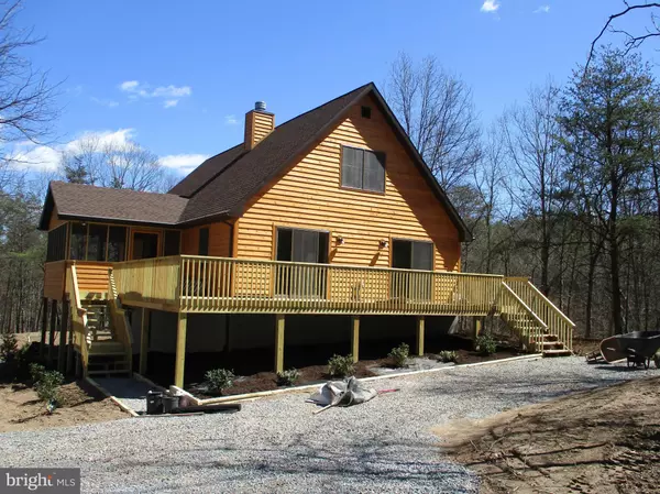 Berkeley Springs, WV 25411,321 KEY PINE LN