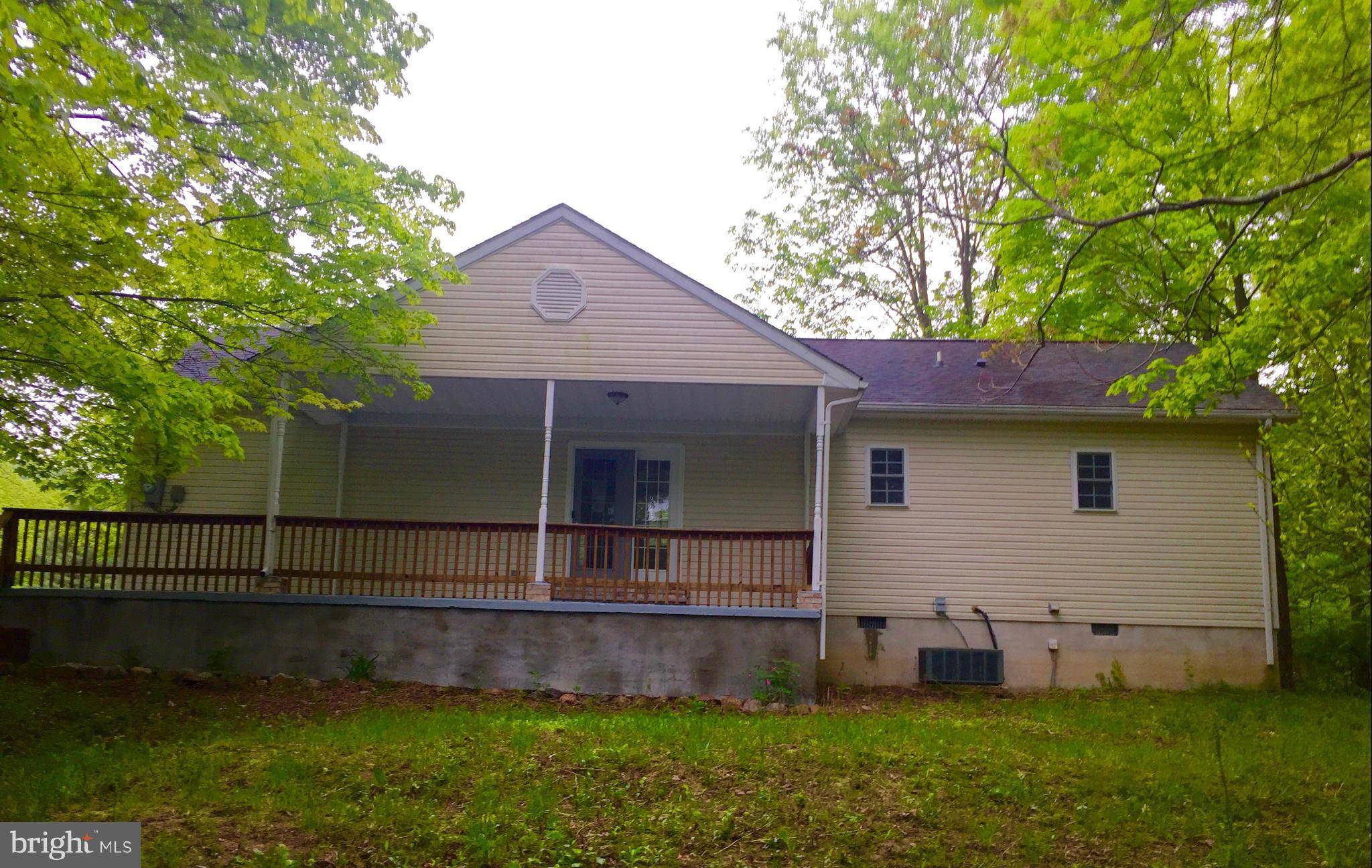 16881 CACAPON RD, Great Cacapon, WV 25422