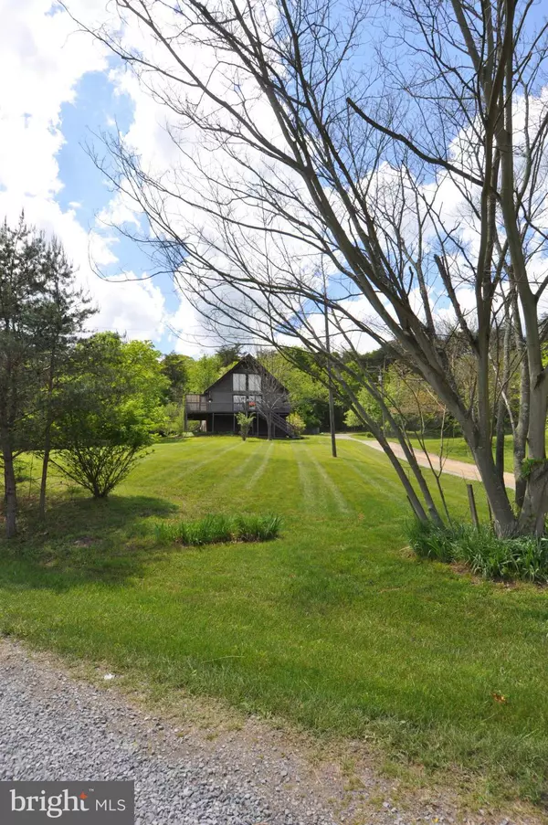 Berkeley Springs, WV 25411,1004 HOLLY HILLS LN