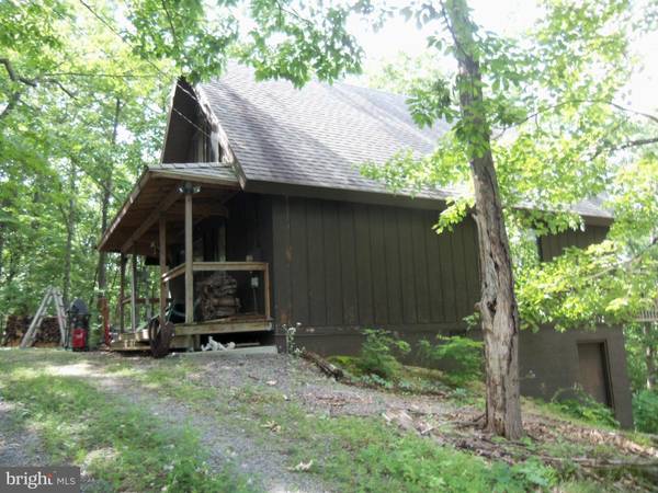 226 LONESOME LANE, Great Cacapon, WV 25422