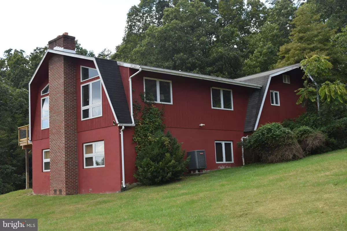 Berkeley Springs, WV 25411,182 MURPHY RD