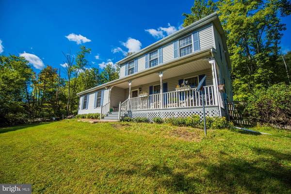 9752 VALLEY ROAD, Berkeley Springs, WV 25411