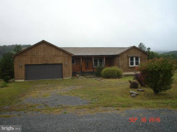 38 DON'S LN, Berkeley Springs, WV 25411