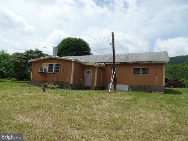 18964 CACAPON RD, Great Cacapon, WV 25422