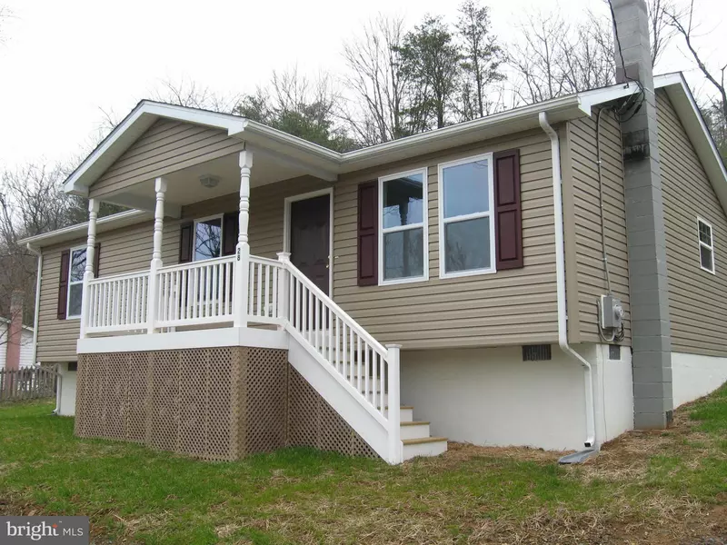 28 JUNIPER AVE, Berkeley Springs, WV 25411