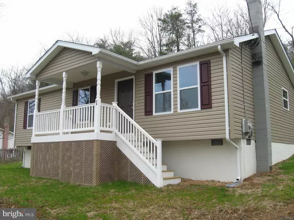 28 JUNIPER AVE, Berkeley Springs, WV 25411