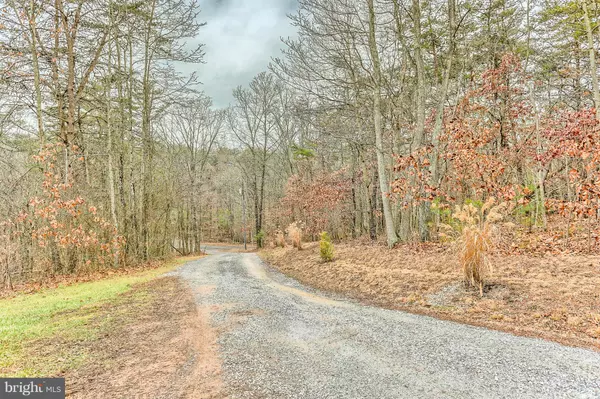 Berkeley Springs, WV 25411,466 PINE ACRES LANE