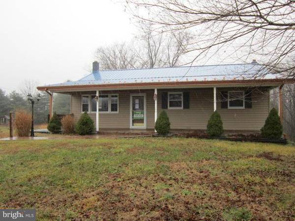 5755 PIOUS RIDGE RD, Berkeley Springs, WV 25411