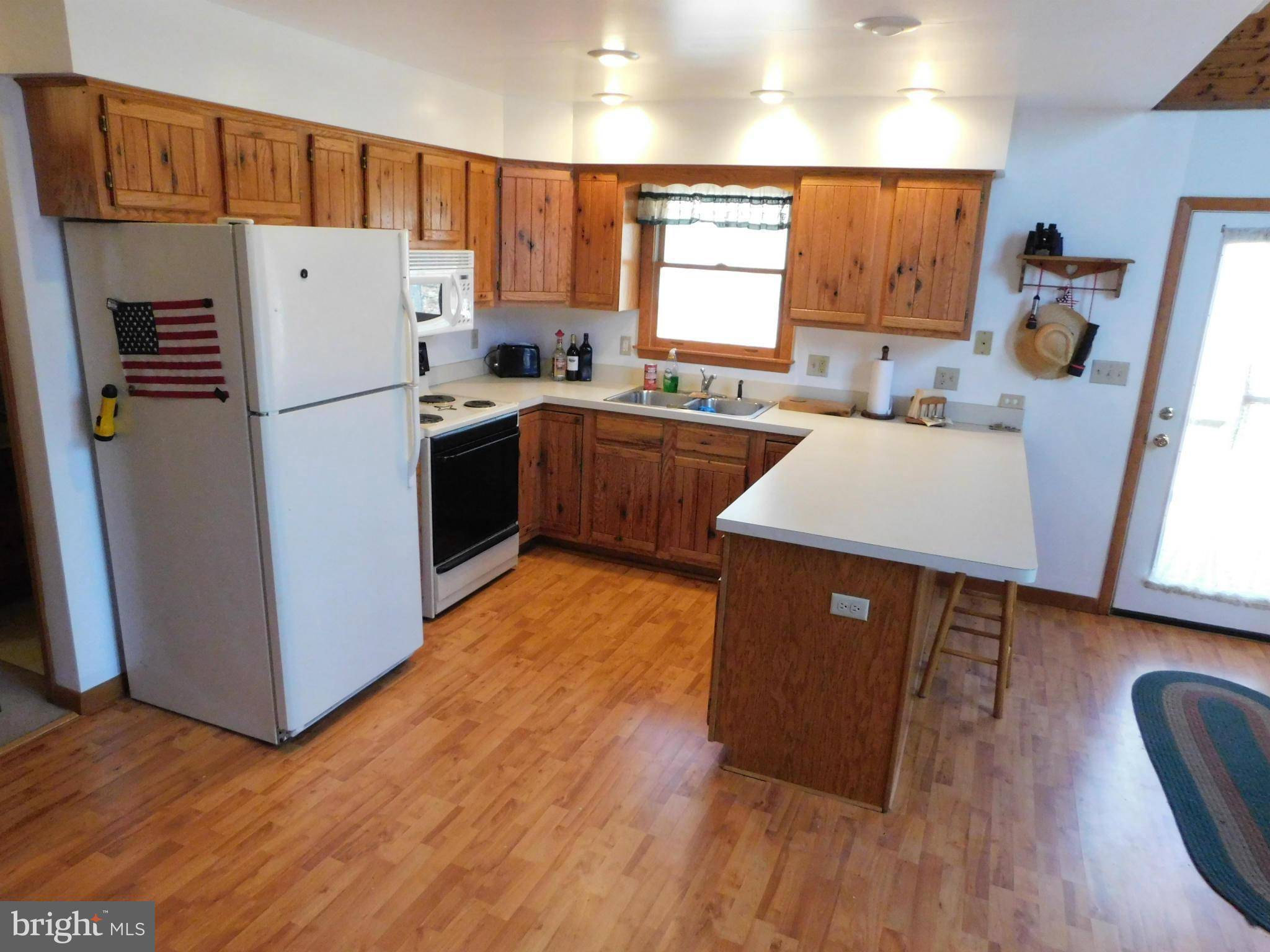 Great Cacapon, WV 25422,1915 SIDELING MTN TRL