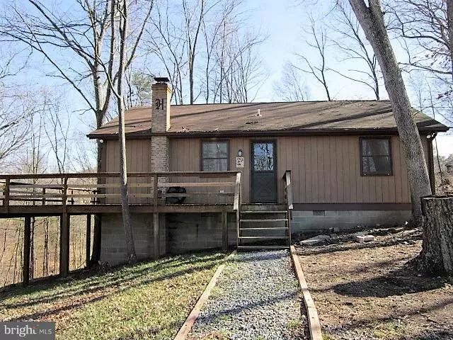 142 CIRCLING HAWK LN, Berkeley Springs, WV 25411