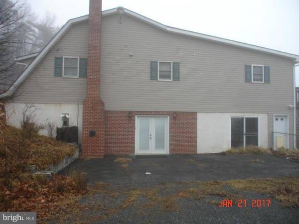 369 CLEMENTS MOUNTAIN LANE, Berkeley Springs, WV 25411