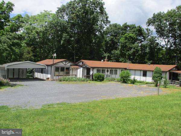 1295 PIOUS RIDGE RD, Berkeley Springs, WV 25411