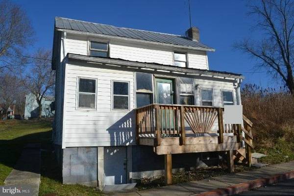 278 POTOMAC ST, Paw Paw, WV 25434