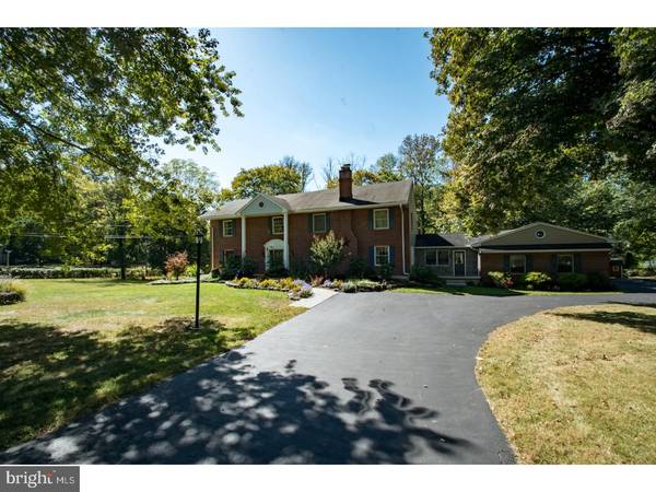 1122 FOREST LN, Glen Mills, PA 19342