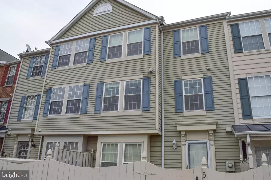 594 HOLLYBERRY WAY, Frederick, MD 21703