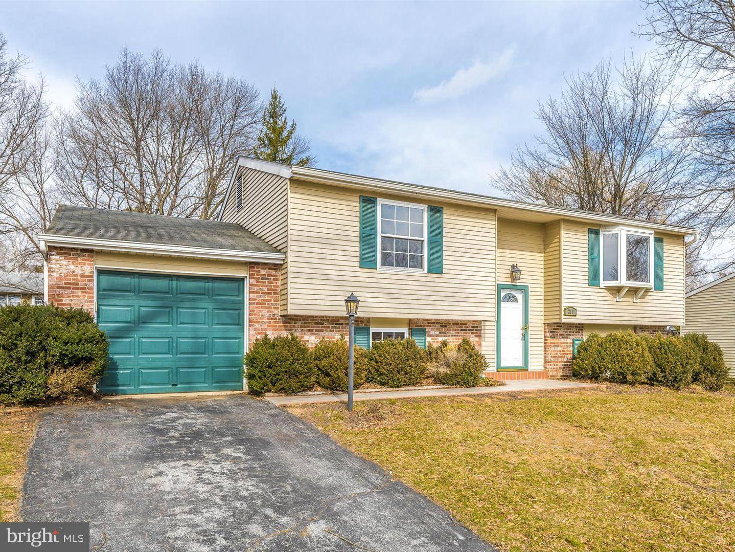 211 CHALLEDON DR, Walkersville, MD 21793