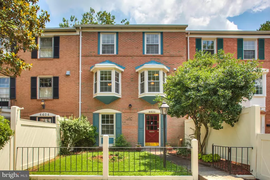 4402 LONGWORTHE SQ, Alexandria, VA 22309