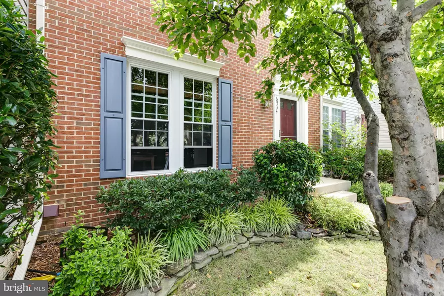 6534 PARISH GLEBE LN, Alexandria, VA 22315