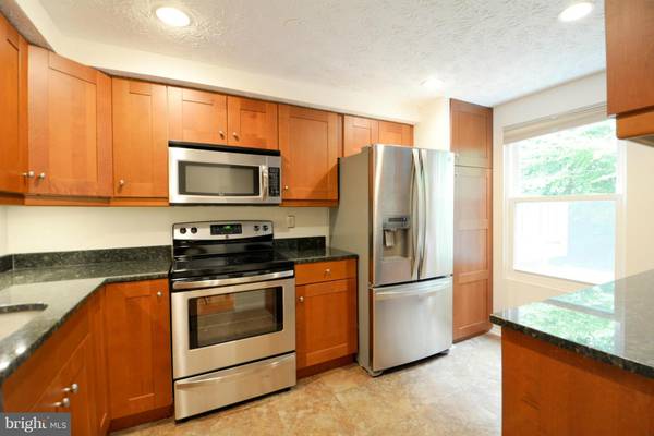 Springfield, VA 22152,9074 TIFFANY PARK CT