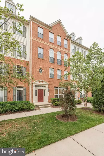 5627 HARRINGTON FALLS LN #T, Alexandria, VA 22312