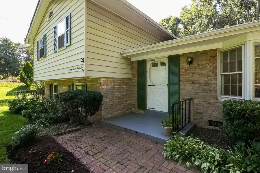 2335 CEDAR LN, Vienna, VA 22182