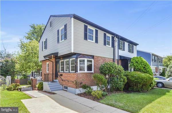 6945 WESTHAMPTON DR, Alexandria, VA 22307