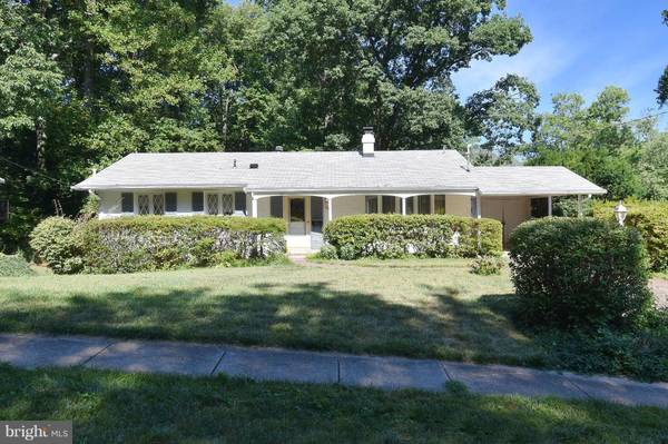 3912 FOREST GROVE DR, Annandale, VA 22003