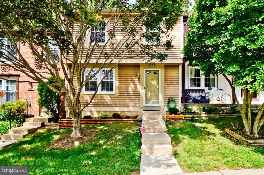 9028 GOLDEN LEAF CT, Springfield, VA 22153