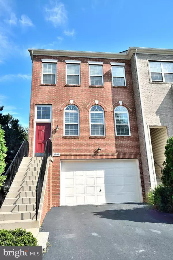 4508 ENGLISH HOLLY DR, Fairfax, VA 22030