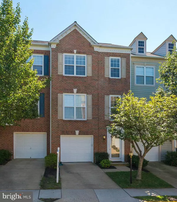 6333 WALKING LN, Alexandria, VA 22312