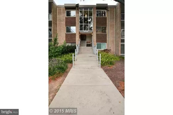 2900 KINGS CHAPEL RD #12, Falls Church, VA 22042