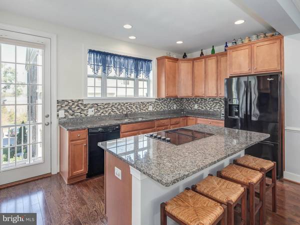 2093 LAURA MEWS PL, Alexandria, VA 22303