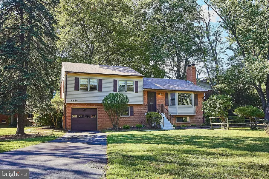 6714 WALNUT ST, Falls Church, VA 22046