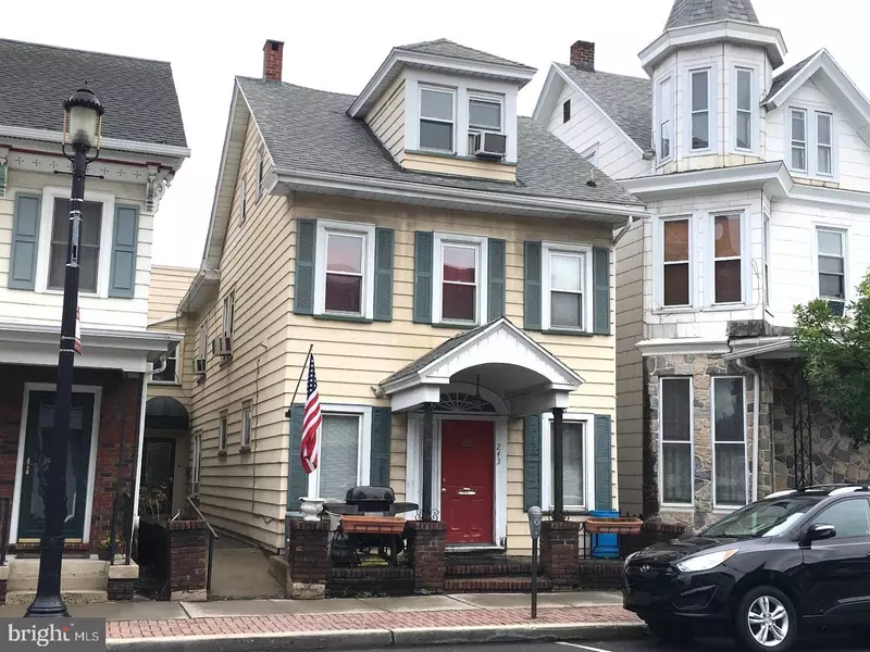 243 E BROAD ST, Tamaqua, PA 18252