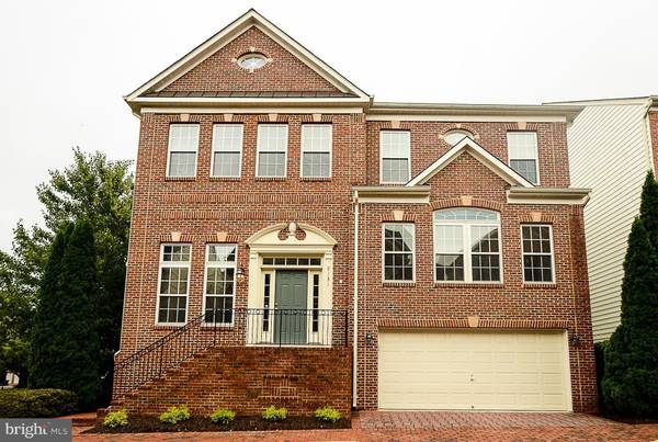 9131 LAKE PARCEL DR, Fort Belvoir, VA 22060