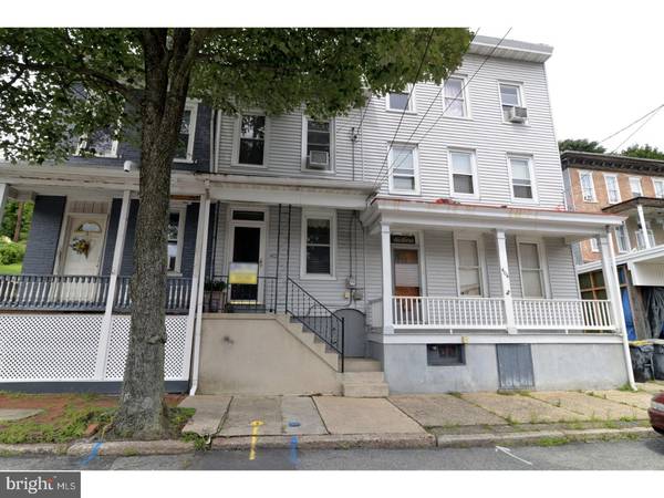 402 WASHINGTON ST, Pottsville, PA 17901