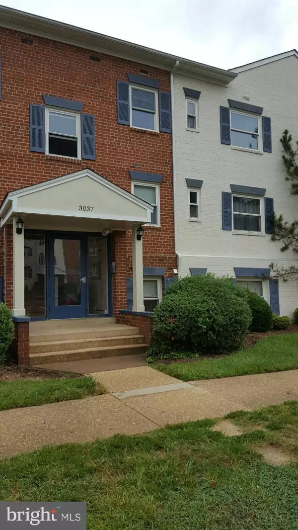 3037 PATRICK HENRY DR #2, Falls Church, VA 22044