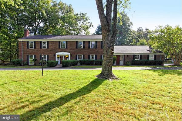 2121 TWIN MILL LN, Oakton, VA 22124