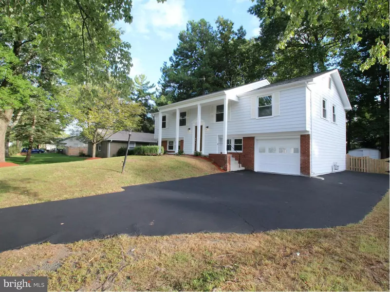 13135 MELVILLE LN, Fairfax, VA 22033