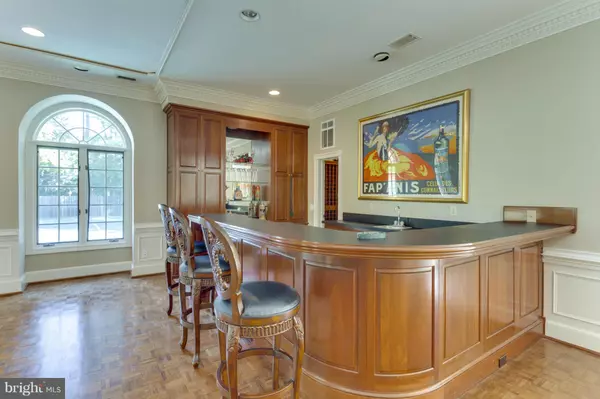 Mclean, VA 22101,1177 BALLANTRAE LN