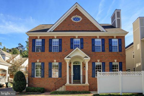 6953 FARRCOVE CT, Fort Belvoir, VA 22060