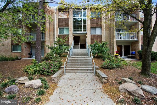 8002 CHANUTE PL #6, Falls Church, VA 22042