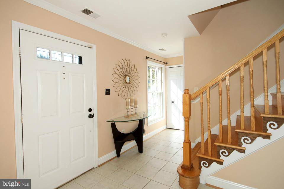Burke, VA 22015,6533 RAFTELIS RD
